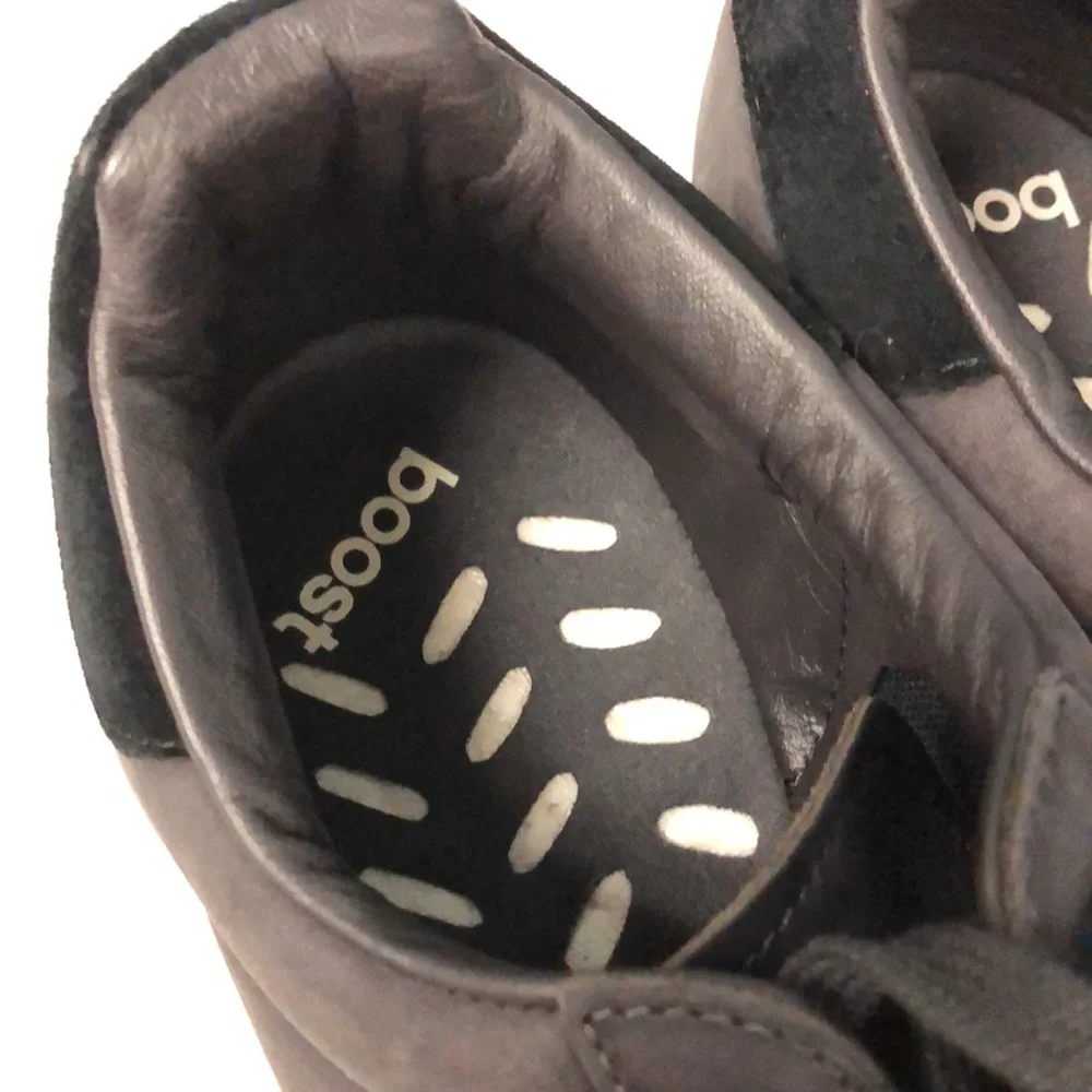 Adidas Black Suede White Shell Tops mens size 12‎